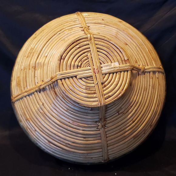 Grass & Metal Fluted Base Bowl/Basket - Picture 3 of 3